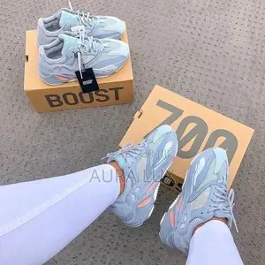 Original Adidas Yeezy Boots 700 V2