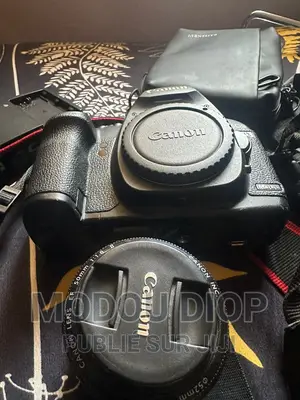 Canon 5d Mark Ii + 50mm F1.8