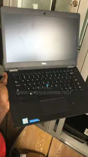 Neuf Dell Latitude 7490 16GB Intel Core I7 SSD 256GB