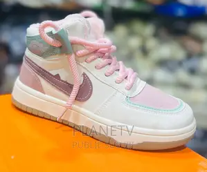 Chaussures Nike Très Jolie Disponible