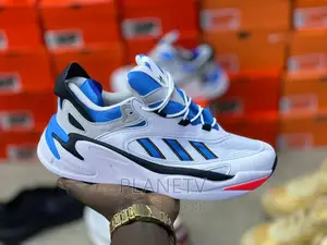 Chaussures Adidas Très Jolie Disponible Md
