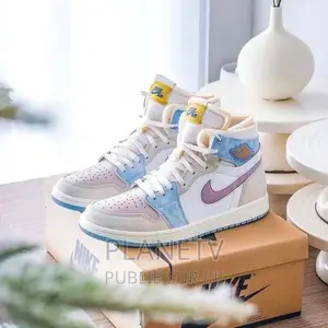 Chaussures Basket Nike Disponible TDS