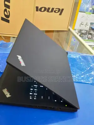Neuf Lenovo ThinkPad T470s 12GB Intel Core I5 SSD 256GB