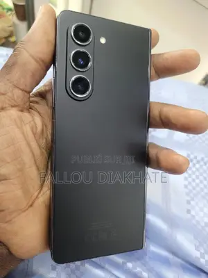 Neuf Samsung Galaxy Z Fold4 256 GB Autre