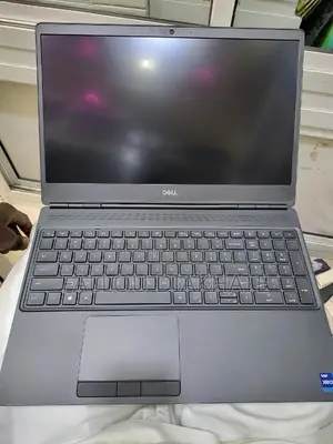Neuf Ordinateur Portable Dell Precision 7560 32GB Intel Xeon SSD 1T