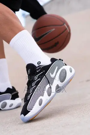 Original NIKE GLIDE X NOCTA “Noir White Disponible