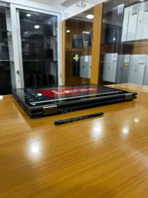 Neuf Lenovo ThinkPad Yoga 370 8GB Intel Core I5 SSD 256GB