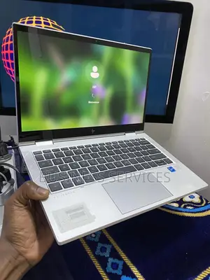 Neuf HP EliteBook 830 G8 16GB Intel Core I7 SSD 512GB