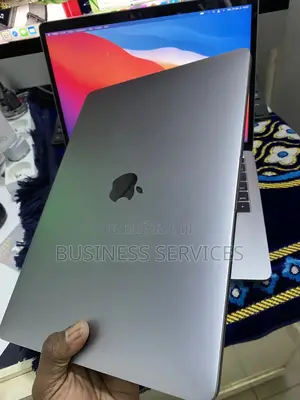 Neuf Apple MacBook Pro 2017 16GB Intel Core I5 SSD 512GB