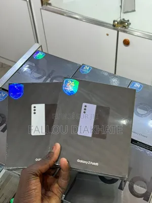 Neuf Samsung Galaxy Z Fold 5 256 GB