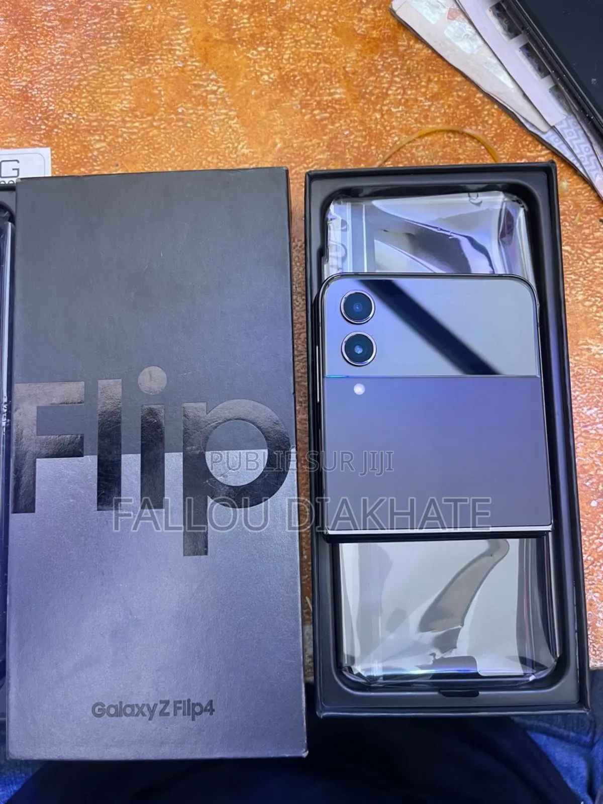 Neuf Samsung Galaxy Z Flip4 256 GB