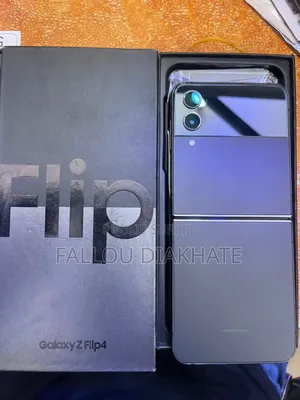 Neuf Samsung Galaxy Z Flip4 256 GB