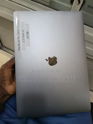 Neuf Ordinateur Portable Apple MacBook 2018 32GB Intel Core I7 SSD 256GB