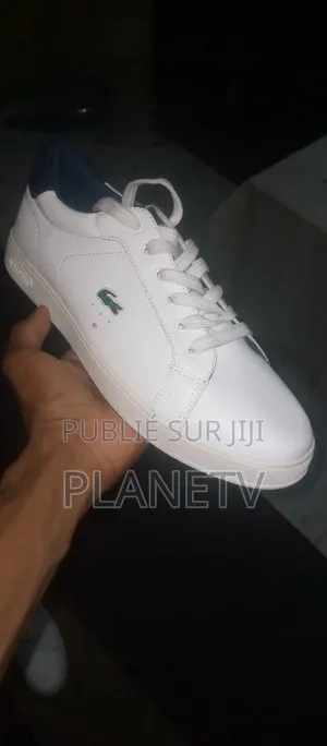 Lacoste Originale Disponible