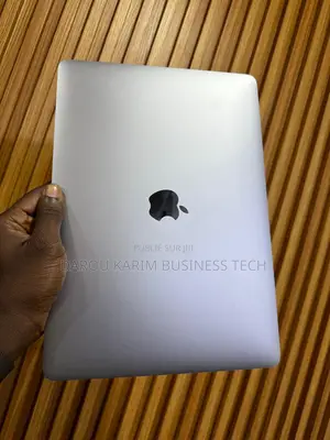 Neuf Apple MacBook Pro 2016 8GB Intel Core I5 SSD 512GB