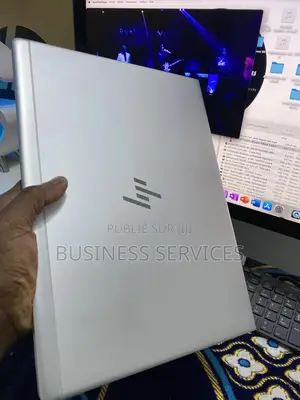 Neuf HP EliteBook 830 G5 16GB Intel Core I7 SSD 512GB