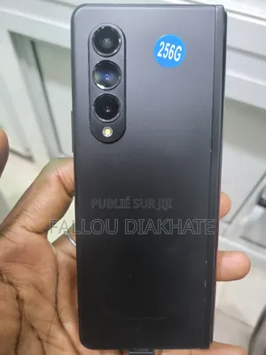 Neuf Samsung Galaxy Z Fold 3 256 GB
