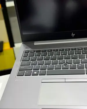 Neuf Ordinateur Portable HP ZBook 14u G5 16GB Intel Core I5 SSD 256GB
