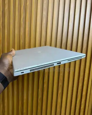 Neuf HP EliteBook 840 G5 16GB Intel Core I7 SSD 512GB