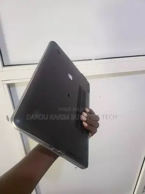 Neuf HP EliteBook 840 G3 8GB Intel Core I5 SSD 256GB
