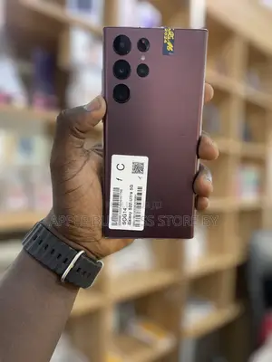 Neuf Samsung Galaxy S22 Ultra 5G 128 GB Rouge