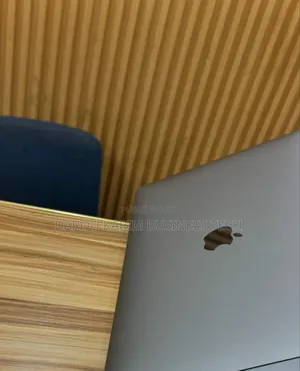 Neuf Apple MacBook Pro 2019 8GB Intel Core I5 SSD 256GB