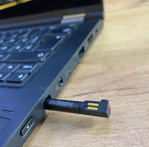 Neuf Lenovo ThinkPad X380 Yoga 16GB Intel Core I5 SSD 256GB