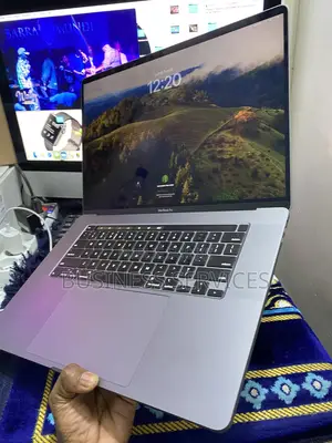 Neuf Apple MacBook Pro 2019 32GB Intel Core I9 SSD 512GB