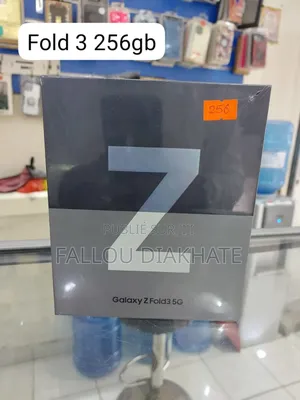 Neuf Samsung Galaxy Z Fold 3 512 GB Autre