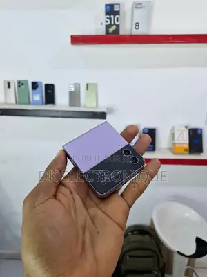 Neuf Samsung Galaxy Z Flip4 128 GB Violet