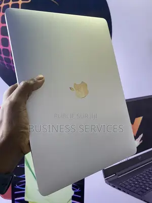 Neuf Apple MacBook Pro 2020 M1 8GB Apple M1 SSD 256GB