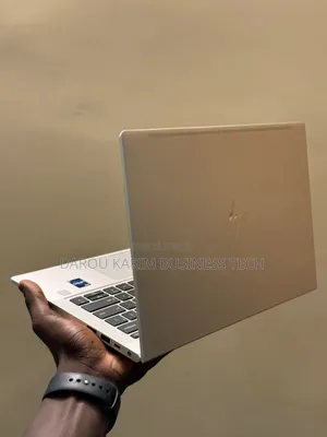 Neuf Ordinateur Portable HP 630 32GB Intel Core I7 SSD 512GB