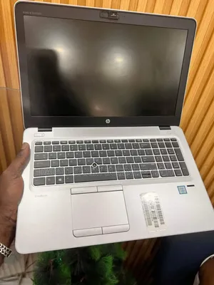 Neuf HP EliteBook 840 G3 8GB Intel Core I5 SSD 256GB