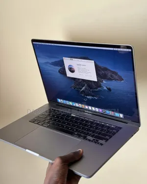 Neuf Apple MacBook Pro 2019 16GB Intel Core I7 SSD 512GB