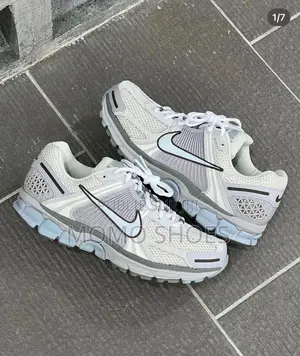 Nike Vomero5