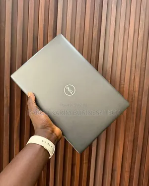 Neuf Dell Latitude 5400 16GB Intel Core I7 SSD 512GB