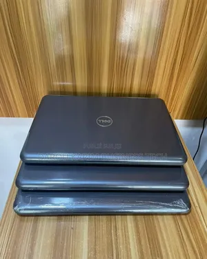 Neuf Dell Latitude 3380 8GB Intel Core I3 HDD+SSD 256GB