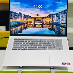 Neuf Dell Inspiron 16 5620 8GB AMD Ryzen 5 SSD 512GB