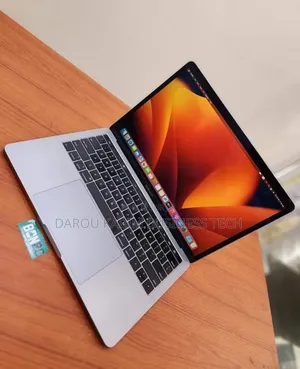 Neuf Apple MacBook Pro 2019 16GB Intel Core I7 SSD 512GB