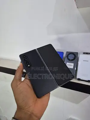 Neuf Samsung Galaxy Z Fold4 256 GB Noir