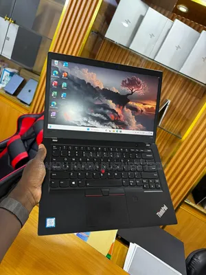 Neuf Lenovo ThinkPad T480s 8GB Intel Core I5 SSD 256GB