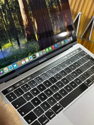 Neuf Apple MacBook Pro 2018 16GB Intel Core I5 SSD 256GB