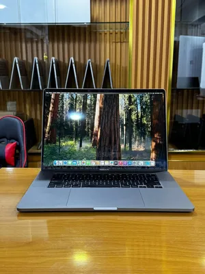 Neuf Apple MacBook Pro 2019 16GB Intel Core I7 SSD 256GB