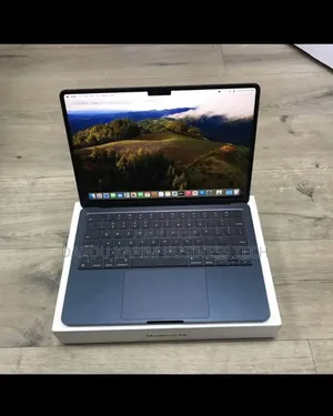Neuf Apple MacBook Air 2024 M3 13-Inch 16GB Apple M3 SSD 512GB