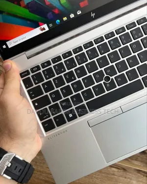 Neuf HP EliteBook 840 G8 16GB Intel Core I5 SSD 512GB
