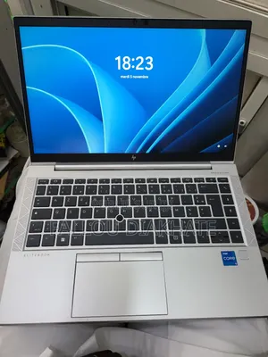 Neuf HP EliteBook 840 G8 16GB Intel Core I5 SSD 256GB