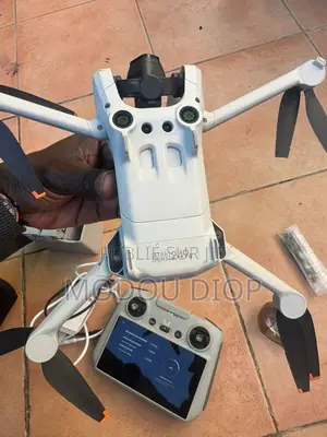 Drone Dji MINI 3 Pro Fly Combo Avec RC Controller