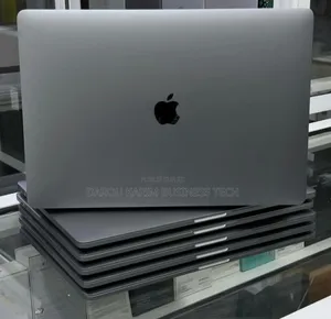 Neuf Apple MacBook Pro 2019 16GB Intel Core I7 SSD 512GB