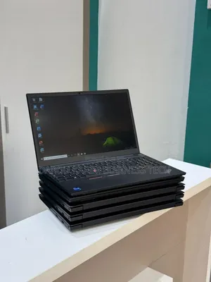 Neuf Lenovo Thinkpad E15 16GB Intel Core I7 SSD 256GB