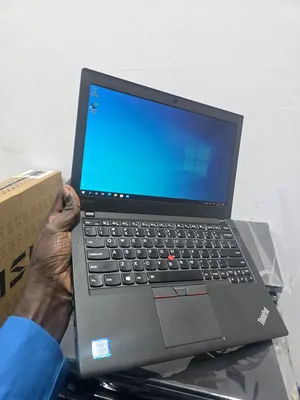 Neuf Lenovo ThinkPad X260 8GB Intel Core I5 SSD 256GB